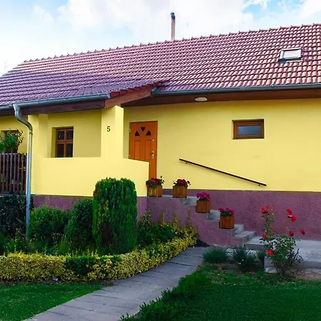 Na Chaloupce Apartment